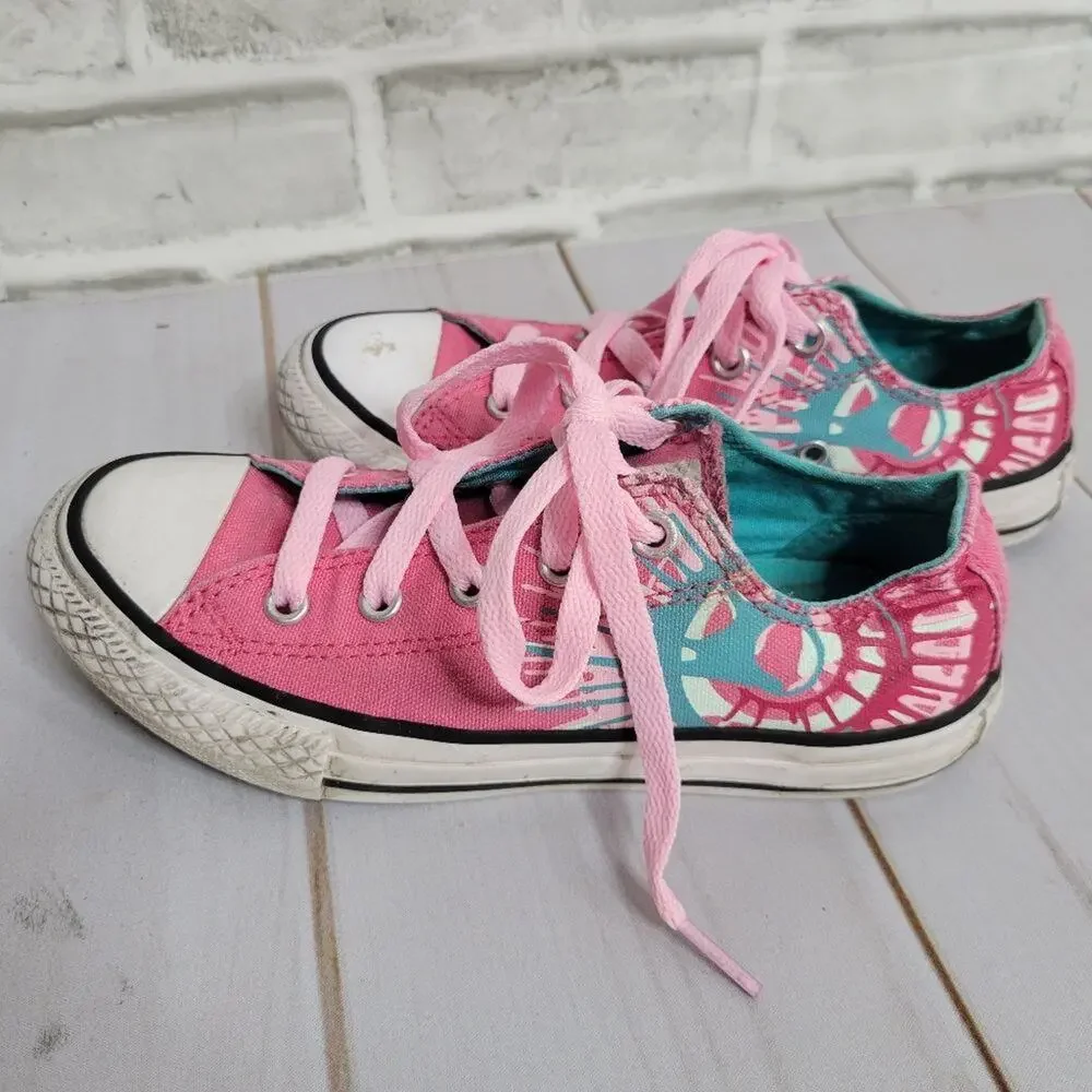 Converse pink paint